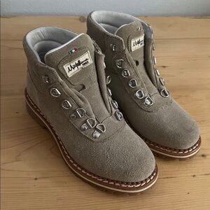 Montelliana Suede Hiking Boots